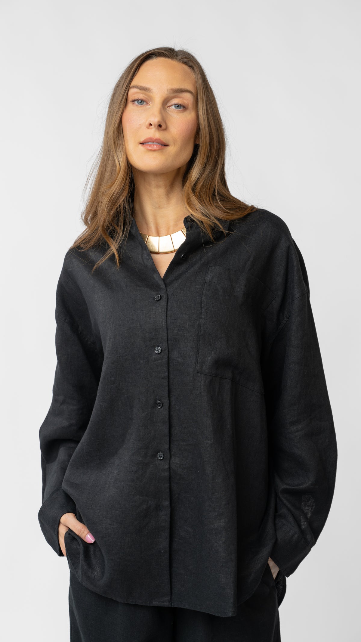 model wearing linen top and pants in black